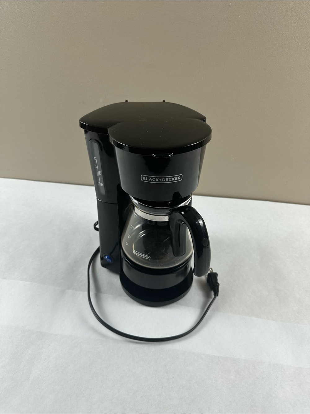 Black & Decker Black Drip Coffee Brewer with Glass Carafe